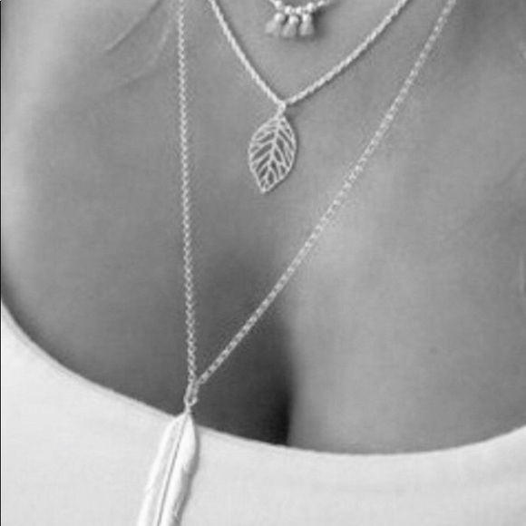 3 tier golden feather statement necklace. - Picture 3 of 4